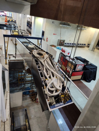 Substituição das Escadas Rolantes Terminal de Embarque